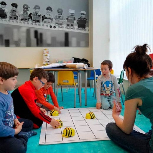 Robot tts bee - bot class bundle 6 unidades y estacion de carga