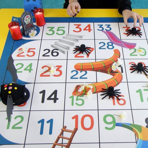 Tapete de parchis + escaleras tilk para robots