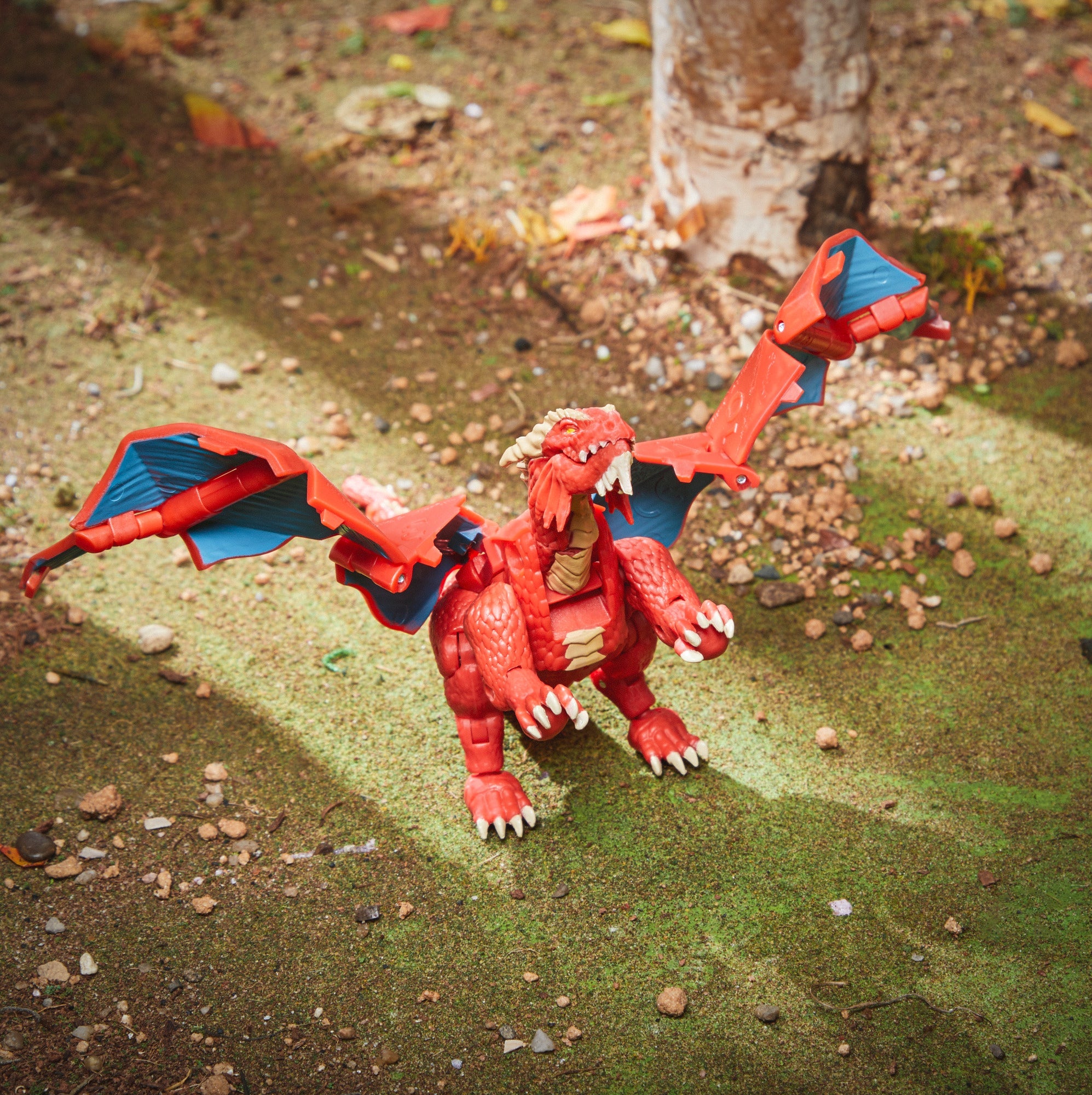 Figura hasbro dicelings dungeons & dragons : honor among thieves -  red dragon