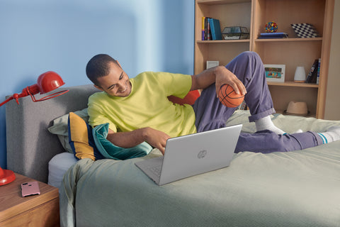 Portatil hp 17 - cn0014ns i3 - 1115g4 17.3pulgadas 8gb - ssd512gb - wifi - bt - w11 -  plata