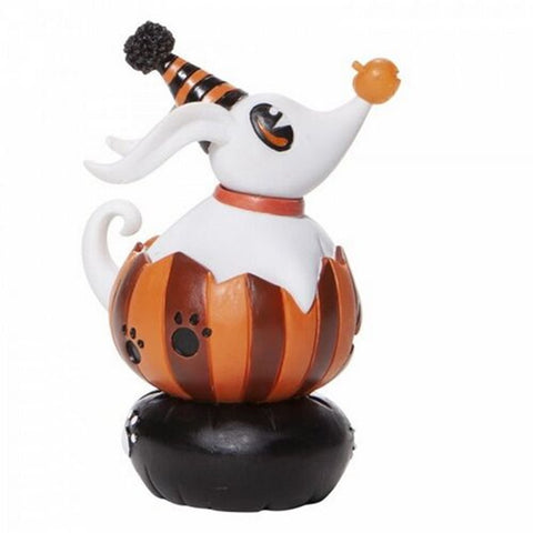 Figura enesco disney pesadilla antes de navidad zero sobre calabaza