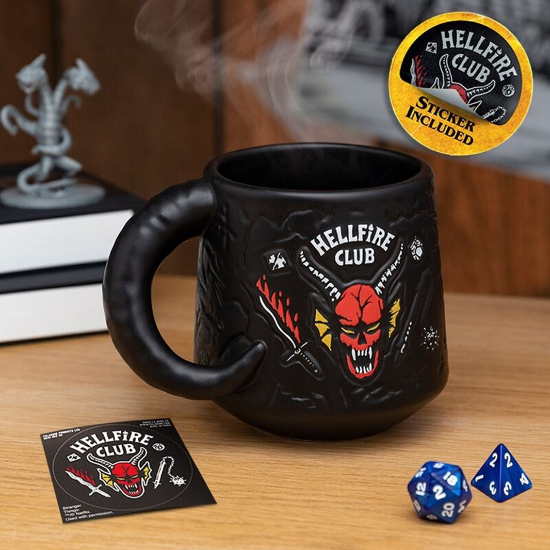 Taza con relieve paladone stranger things hellfire club