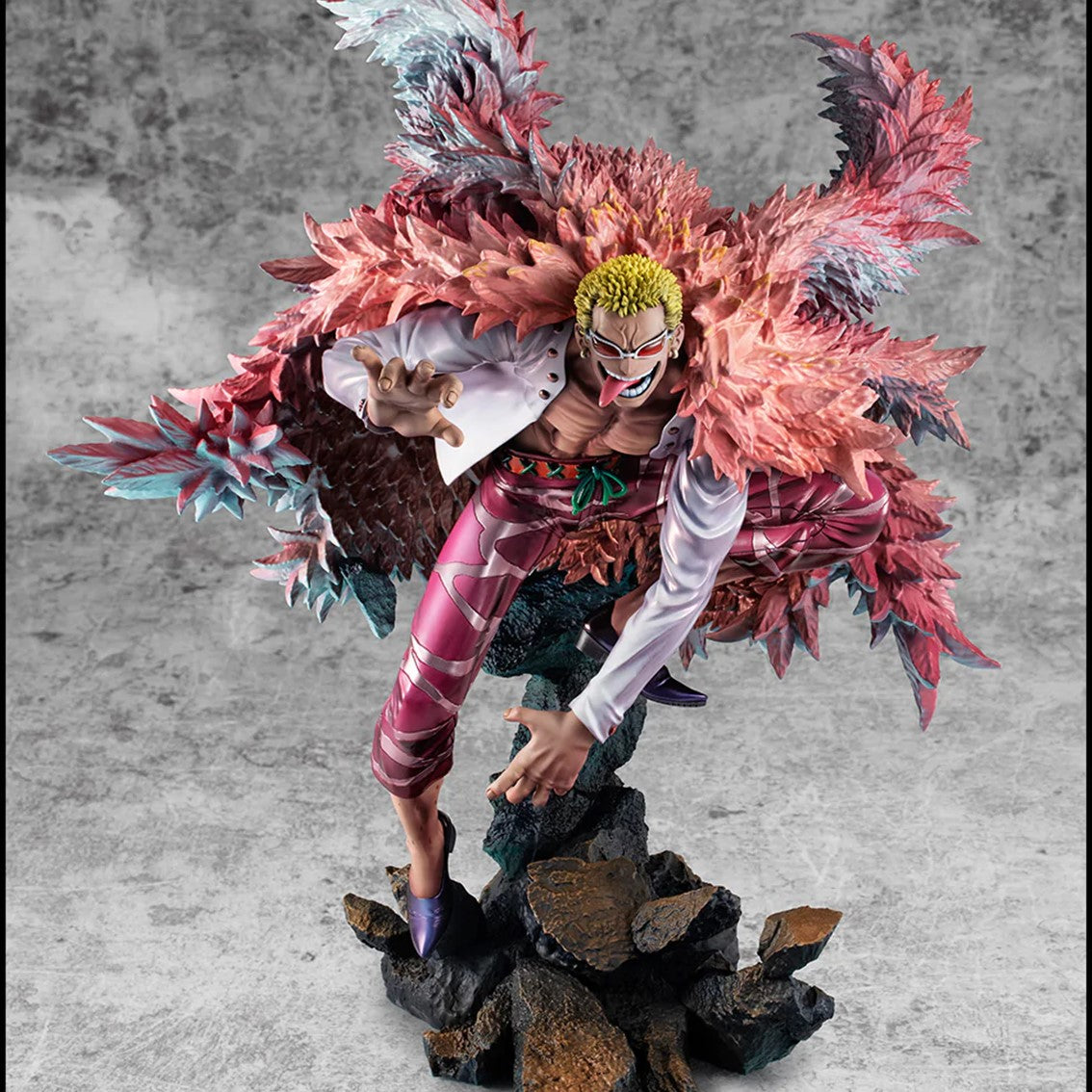 Figura megahouse one piece p.o.p sa - maximum donquixote doflamingo