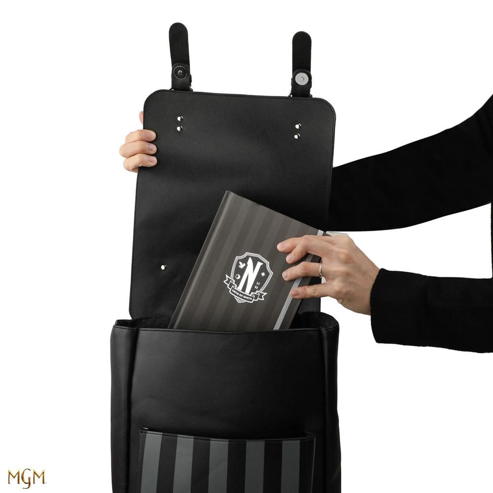 Mochila cinereplicas nevermore academy negro