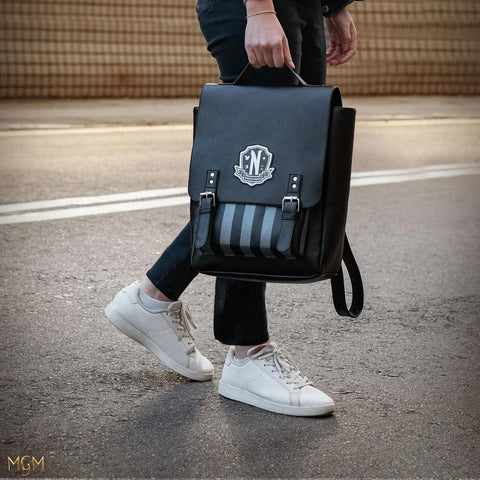 Mochila cinereplicas nevermore academy negro