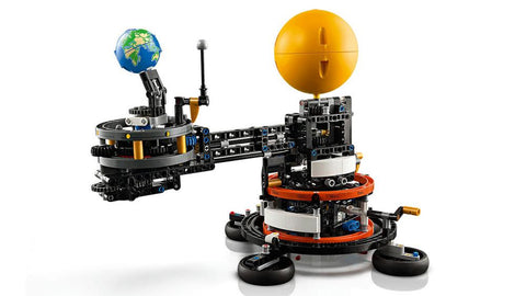 Lego technic planeta tierra y luna en órbita